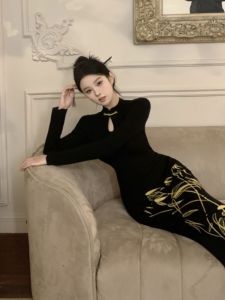 Váy Dài Cạp Cao Phong Cách Mới Trung Hoa Cổ Điển Cho Nữ Váy Bó Sát Thời Trang Xuân Thu Dài Tay Thường Ngày Màu Trơn