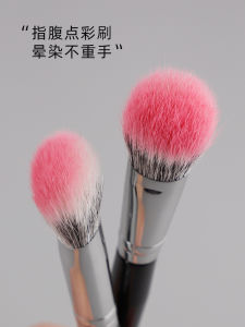 Large Size Woolen Highlighting Atmosphere Brush for Cheek Blush Makeup Brush Professional Cosmetic Tool Long Handle China Made