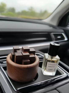 Black Walnut Wood Car Vent Air Freshener Mini Log Incense Diffuser with Anti-Slip Pad Bamboo Wood Artistic Home Decor