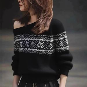 Christmas Sweater Womens Fashionable Top Tea Leaf Thickened Winter Contrast Color Inner Wear Base Shirt Casual Loose Fit