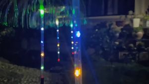 (2 PCS) ใหม่ไฟแมงกะพรุนพลังงานแสงอาทิตย์ ไฟ LED กลางแจ้งไฟเบอร์ออปติกสีสันสดใส ไฟสนามหญ้าพลังงานแสงอาทิตย์ในสวน