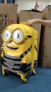 Vali tay kéo nhựa PC cao cấp thời trang hoạt hình minion cho bé iu