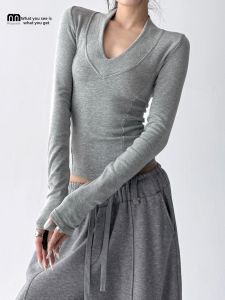 MUYUZI | Slender Fit Versatile Grey V-Neck Top
