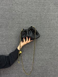 Mini Chain Bucket Bag Womens New 2025 Fashion Sensation Summer Original Shoulder Crossbody Bag Leather Tote Handbag