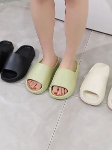 เครื่องโลโก้ รองเท้าแตะลําลอง สำหรับผู้ชายและผู้หญิง รองเท้าแตะแฟชั่นหนาและนุ่มมาก สำหรับห้องน้ำ สำหรับสวมใส่ด้านนอก