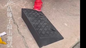 Bục lên xuống xe Bục lên xuống vỉa hè Dốc bục nhựa Dốc lên xuống xe máy ô tô chịu lực Bục dắt xe nhựa chịu lực Bục lên xuống nhựa