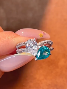 Queensun 18k White Gold AU750 Two Stone Ring Paraiba Tourmaline Ring Heart Teardrop Ring Bypass Engagement Ring Lab Diamond Pave Band Cocktail Statement Ring Wedding Promise Ring Luxury Gemstone Jewelry Women Anniversary Gift18K 白金 AU750 双色主石交叉戒指