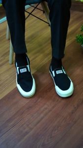 Sepatu Slip On Black white Sepatu Pria Sepatu Sneakers Sepatu slop Sepatu Sekolah Sepatu Keren Sepatu Casual slip on jatkopa Aerostreet Massive Low Hitam - Sepatu Sneakers Casual Sport Sekolah Pria Wanita Aero Street