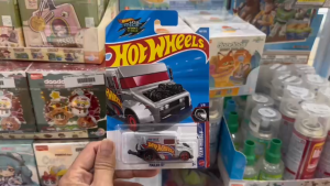 Mô hình xe Hot Wheels 2026: Mailed It! Silver-Grey – Team Wheels 1/5 (168/250)