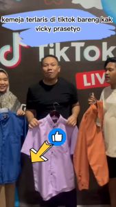 Kemeja Jumbo Bahan Katun Premium: Pilihan Terbaik untuk Pria Berukuran Besar