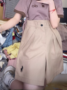 Quần Short Vest Thêu Màu Kaki Cho Nữ Mùa Hè 2025 Quần Ống Rộng Năm Điểm Đa Năng Quần Ống Rộng Thon Gọn