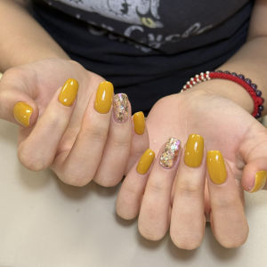 Summer 2025 New Handmade Wearable Nail Tips Short Pure Desire Gentle Yellow Glitter Nail Art Whitening Lady Elegant Nail Tips