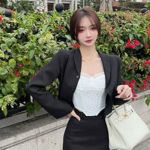 เสื้อชั้นในใส่ด้านนอกแบบเดียวกับที่ใส่ในการเดินทางในซานย่าเสื้อลูกไม้ก้างปลาเสื้อกล้ามสายเดี่ยวแบบสั้น