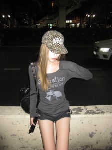 Áo Thun Nữ Dáng Ôm Dài Tay in Họa Tiết Đường Phố Phong Cách Mỹ Cổ Điển Áo Thun Nữ Thời Trang Thu Đông Đa Năng