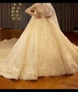 Desain Gaun Pernikahan Mewah dengan Kristal & Brokat Lace: Luxury Crystal Beaded Lace Embroidered High Neck Long Sleeve Bling Royal Wedding Dress with Cathedral Train