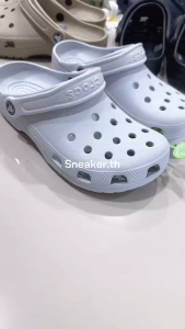 Croc Classics Clog รองเท้าแตะแบบสวม Sz.M3-M11 ทำจากยาง เบา ลุยน้ำได้ ไม่ลื่น รัดเท้าได้ ไม่หายแน่นอน UV10B100