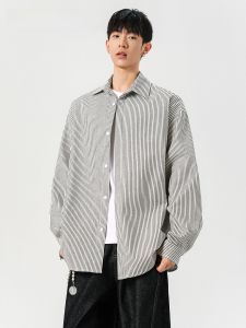 HetingHOME | เสื้อเชิ้ตแขนยาวลายทางหลวมๆ สำหรับผู้ชายและผู้หญิง Hetinghome ฤดูใบไม้ร่วง แฟชั่น เสื้อเชิ้ตผู้ชายแบบไม่มีเพศที่ไม่เท่ากัน