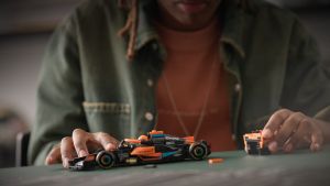 LEGO 76919 LEGO Speed Champions 2023 McLaren Formula 1 Race Car (100.0% Original)