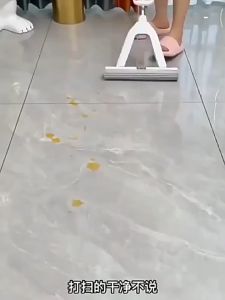 拖地花露水 - 瓷砖光亮除污王，清洁留香防蚊虫 Floor Cleaner Floral Scent - Tile Shine and Stain Removal Champion Clean with Lasting Fragrance and Mosquito Repellent