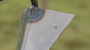 จอบสามเหลี่ยม หัวจอบสามเหลี่ยม 33 ตริจิตร์ ไถพรวนดินให้คลายดิน ถางที่รกร้าง จอบทำร่อง สามเหลี่ยม