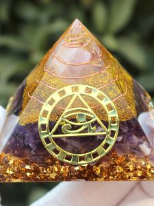 Resin Drip Glue Pyramid Home Decoration Crystal Ball Stone Office Desktop Ornaments American Style Living Room Handmade Art
