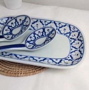 ทัพพีตักข้าว ทัพพีเซรามิค ขนาด 9 นิ้ว ลายคราม  เนื้อเงางาม เซรามิคอย่างดี เคลือบอย่างดี   ลายไทย  เข้าไมโครเวฟได้