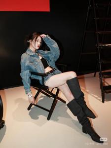 ส้นเตี้ย เดนิม รองเท้าบูทสูงน่องกว้าง ทันสมัย ผู้หญิง รองเท้าบู๊ตสบาย หนัง ซับใน ตามฤดูกาล หลากหลาย สําหรับหญิงสาว