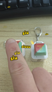 Cristiano Ronaldo "Siu" Sound-Button Keychain & Light-Up Bag Charm – 2026 World Cup Fan Merchandise & Souvenir
