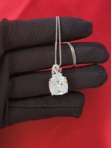 Diamcity Kalung Wanita Spot Pendant & Free GRA Certificate