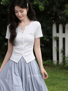 Áo thun nữ cổ chữ V xẻ tà tay ngắn dáng ôm màu trắng