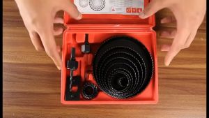 MATA BOR GERGAJI BULAT BUNDAR LINGKARAN DRILL BIT HOLESAW HOLE SAW KIT ALAT PEMBOLONG PELUBANG RUMAH LAMPU DOWN LIGHT PAPAN KAYU PLAFON GYPSUM GIPSUM GRC PIPA PARALON PVC PLASTIK AKRILIK ACRILIK ACRILIC ACRYLIC SET 13 16 PCS MULTIFUNGSI SERBAGUNA TAJAM