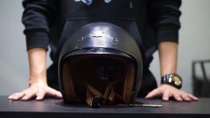 MŨ BẢO HIỂM KÍNH ÂM LÓT THÁO RỜI ĐƯỢC CHÍNH HÃNG ROYAL M139 VÂN CARBON(ĐƯỢC CHỌN MÀU KÍNH)