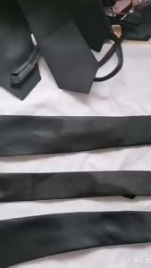 Cà Vạt Nam Kiểu Dáng Thanh Lịch Màu Trơn Đã Được Thắt Sẵn Chất Liệu Polyester Size Người Lớn Thích Hợp Làm Quà Tặng Cho Đám Cưới Trang Phục Chú Rể Hoặc Dự Tiệc.