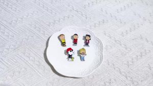 Bandai | Bộ 5 Anime Thổ Cẩm Thời Trang Chó Trắng Men Pin Huy Hiệu Kim Loại Trang Sức Cho Ba Lô Và Quần Áo Phụ Kiện Quà Tặng Cho Bạn Bè