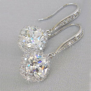 Hợp Thời Trang Huitan Sang Trọng Màu Bạc Vuông Thả Bông Tai Đính Đá Zircon Hình Học Nữ Trang Sức Thời Trang Cho Đám Cưới Phụ Kiện Cô Dâu