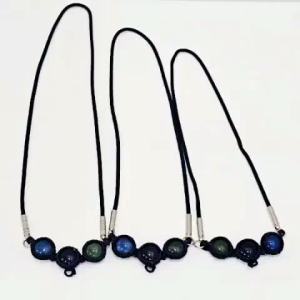 《308》สร้อยคอ เชือกร่ม จี้ไหลน้ำพี้อัญมณีศักดิ์สิทธิ์ 3 สี 3 พุทธคุณจากแร่เหล็กน้ำพี้ บ่อเหล็กน้ำพี้ จังหวัดอุตรดิตถ์