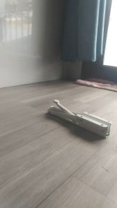 Bộ 2 bản lề gập thép phun tĩnh điện loại eke gấp chữ K 20cm chịu tải 50-60kg. Gấp gọn làm bàn treo chậu hoa ban công