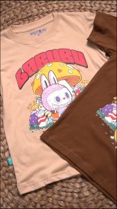 Highest Kids - Kaos Anak Cewek Gambar Labubu Warna Baggie dan Coklat Bahan Cotton Combed 30s Ukuran S M L XL Usia 3th 4th 5th 6th 7th 8th 9th 10th HKTS73