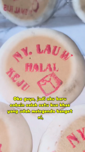 NY.Lauw Kue Bulan Mooncake Tong Jiu Pia Cokelat Keju Nanas Duren Biji Jambu Mede Cempedak Phia Ny. Lauw ( Lauw Kim Wie ) Halal