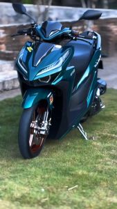 SKOTLET STIKER MOTOR DARK GREEN SUPER GLOSY SKOTLET HIJAU TUA GLOSY STIKER HIJAU GELAP METALIK GLOSY