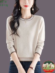 เสื้อสเวตเตอร์คอปกกลมผู้หญิง 100% เส้นด้ายขนสัตว์ ผ้าขนสัตว์ขนแกะสีแดง เสื้อชั้นในฤดูใบไม้ร่วง/ฤดูหนาว แฟชั่นใหม่ 2024