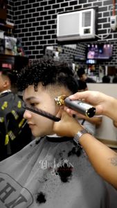 HIENA Electric Hair Clipper Digital Display USB Charging Power Push Shear Bald Carving Hair Clipper Cordless Trimmer HI-403