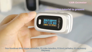 เครื่องวัดออกซิเจน ปลายนิ้ว หน้าจอOLED 6โหมด ปรับได้4ทิศทาง 4 ฟังก์ชัน อัตราการหายใจ RR ความอิ่มตัวของออกซิเจนในเลือด SpO₂ การตรวจจับชีพจร PR การไหลเวียนของเลือด PI Fingertip pulse oximeter (มีแบตเตอรี่+กระเป๋าเก็บของ)