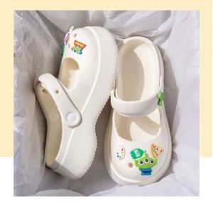 สินค้าแนะนำ🎖 4 สี รองเท้าแฟชั่น รองเท้าน่ารัก รองเท้าทรงสวย มีตัวอย่างและสีของแต่ละรองเท้า ราคาเป็นถูกค่า และเป็นเพื่อนๆ การเลือกเพื่อนๆ สวยค่ะ