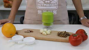 Penghalus Serbaguna Bawang Putih Pencincang Cabe Bumbu Dapur Manual Tekan Putar