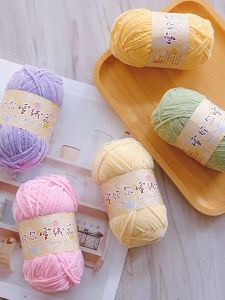 HandMadee วัสดุโครเชต์กระเป๋าทำด้วยผ้าขนสัตว์ถักด้วยมือกำมะหยี่สีทอง