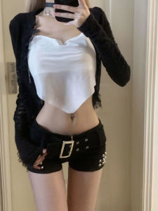 กางเกงขาสั้นผู้หญิงเอวต่ำ ทรงเข้ารูป กางเกงยีนส์สีดำ ทรงเข้ารูป ทรงเข้ารูป กางเกงขาสั้นผู้หญิง ฤดูร้อน 2024 กางเกงยีนส์ทรงเข้ารูป