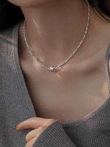 French Style Silver Dust Imitation Pearl Necklace Womens Fashionable Sweater Chain Light Luxury Pendant  out New 2025