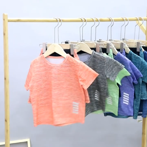 ชุดเด็กชายแขนสั้นชุดวิ่งชุดกีฬาลำลองแห้งเร็วเสื้อผ้าเด็กฤดูร้อนเสื้อยืดกางเกงขาสั้นชุดสองชิ้น