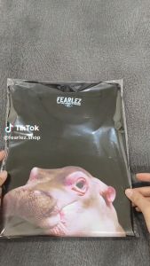 𝐅𝐄𝐀𝐑𝐋𝐄𝐙 (FL408) - หมูเด้ง ฮิปโปแคระ เสื้อยืดคอกลม ผ้าCotton 100%